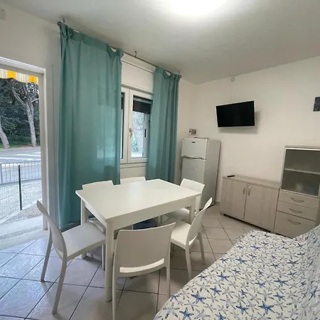 Comfortable Flat With Private Garden In Rosolina Διαμέρισμα Rosolina Mare