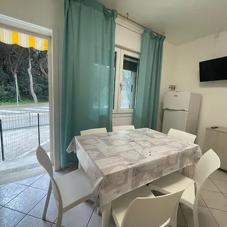 Comfortable Flat With Private Garden In Rosolina Rosolina Mare